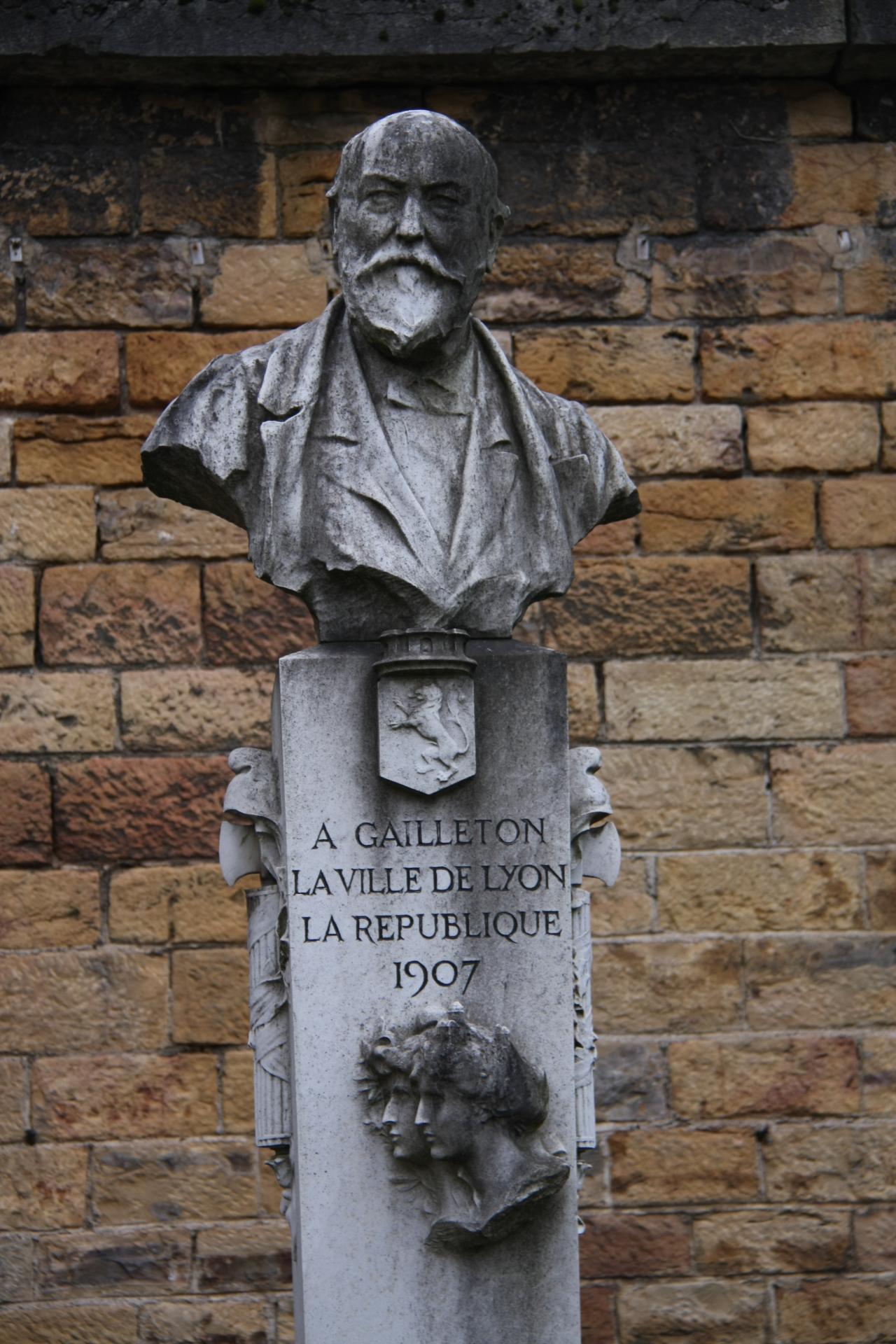 Buste De A. Gailleton, au cimetière de Loyasse